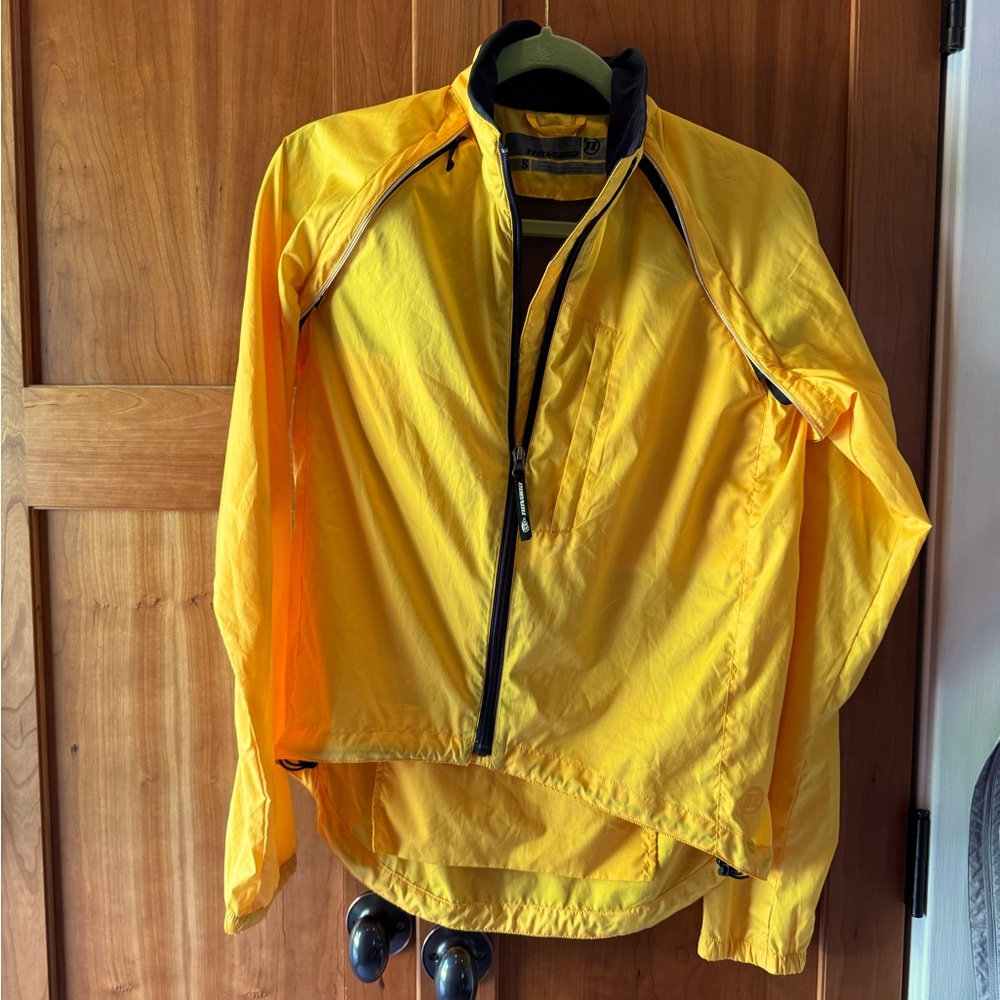 Novara Cycling Windbreaker